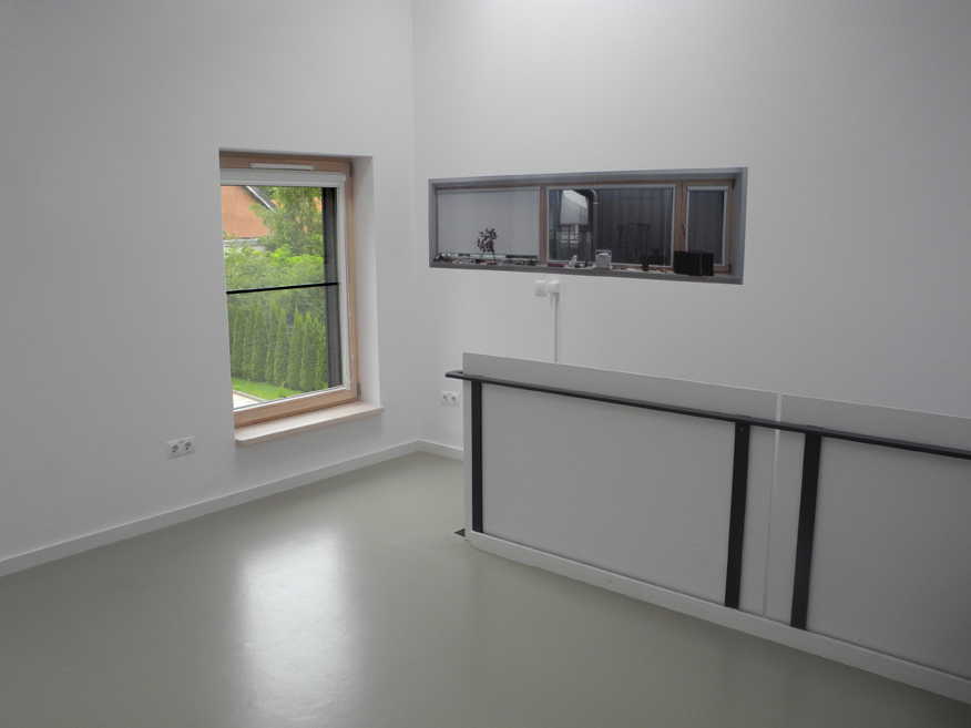 012_windows 3 w window